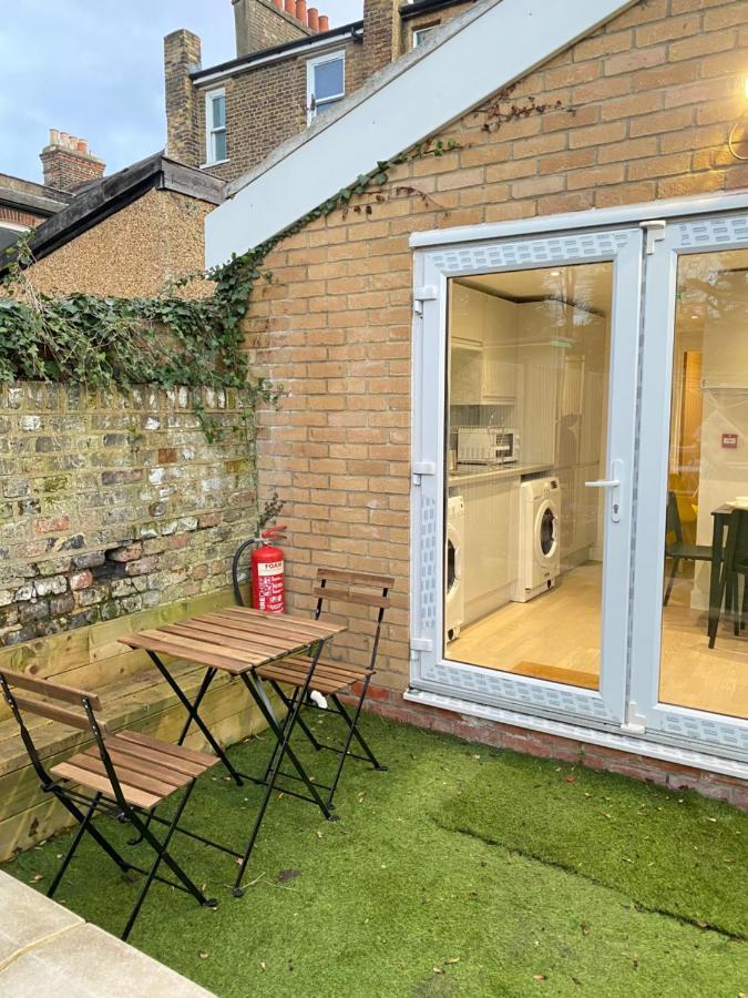 Cozy En-Suite Near Stratford Londra Dış mekan fotoğraf