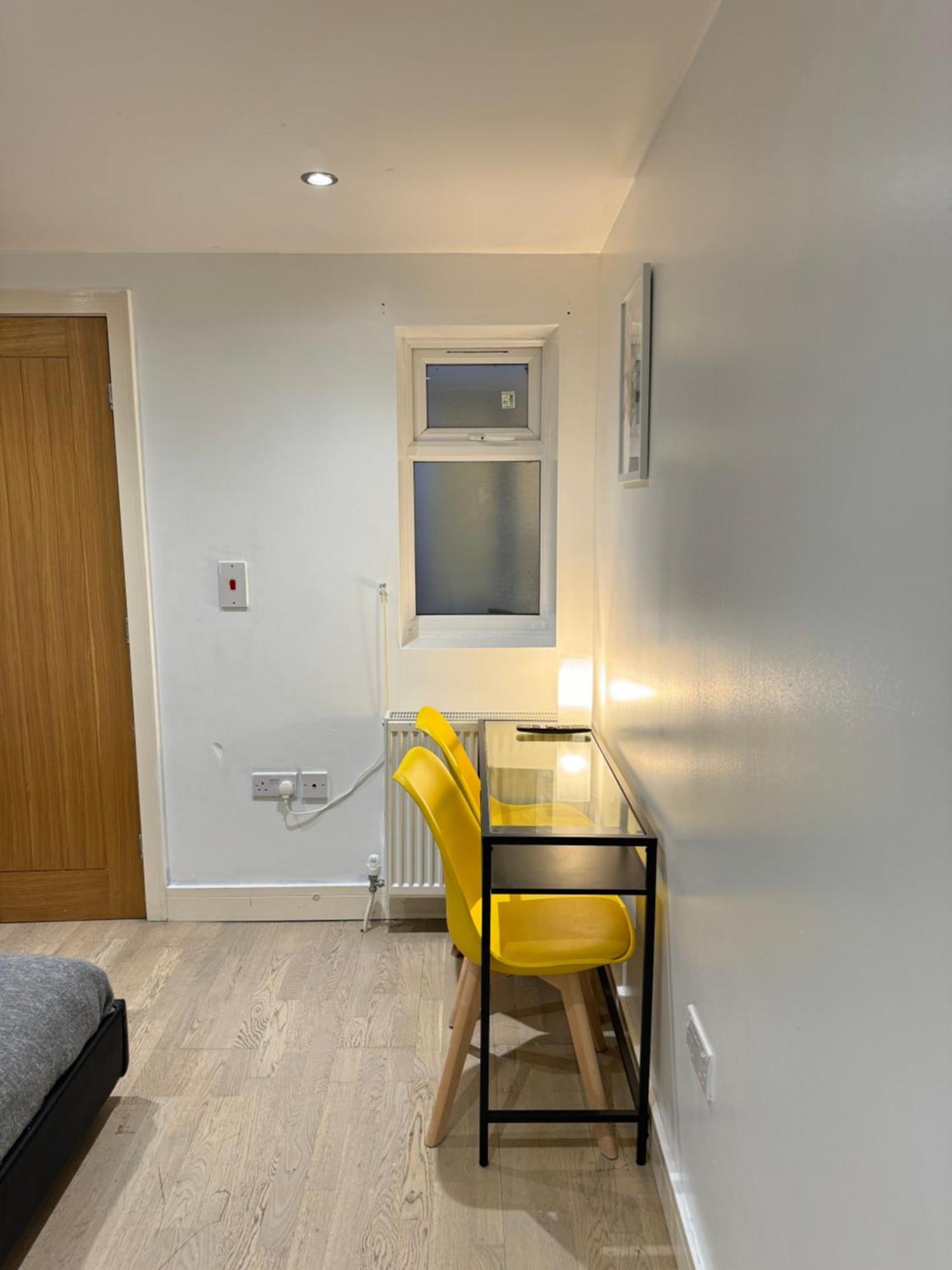 Cozy En-Suite Near Stratford Londra Dış mekan fotoğraf