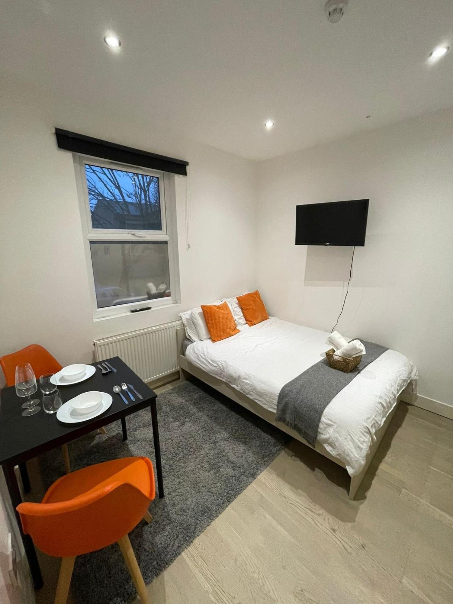 Cozy En-Suite Near Stratford Londra Dış mekan fotoğraf