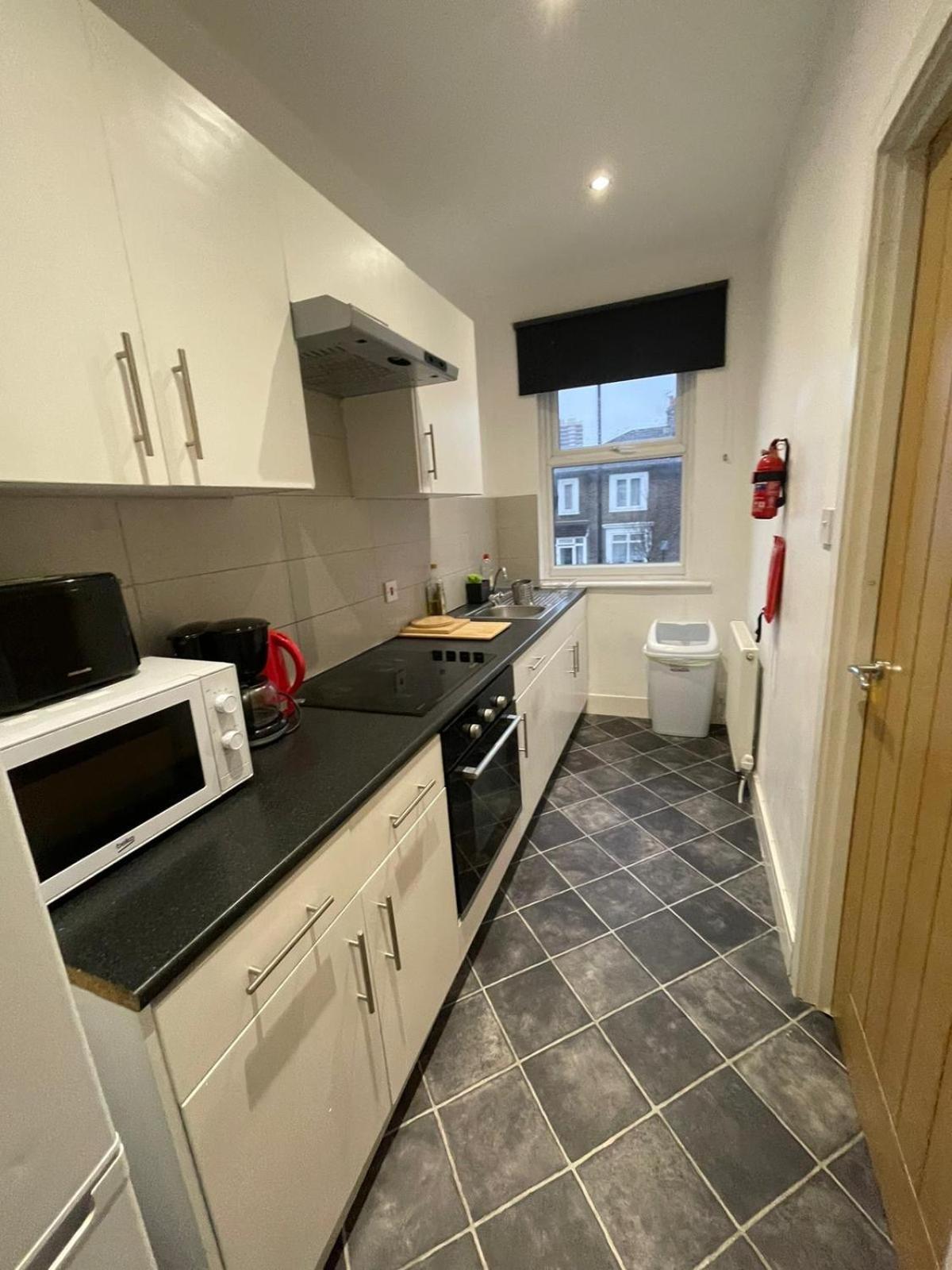 Cozy En-Suite Near Stratford Londra Dış mekan fotoğraf