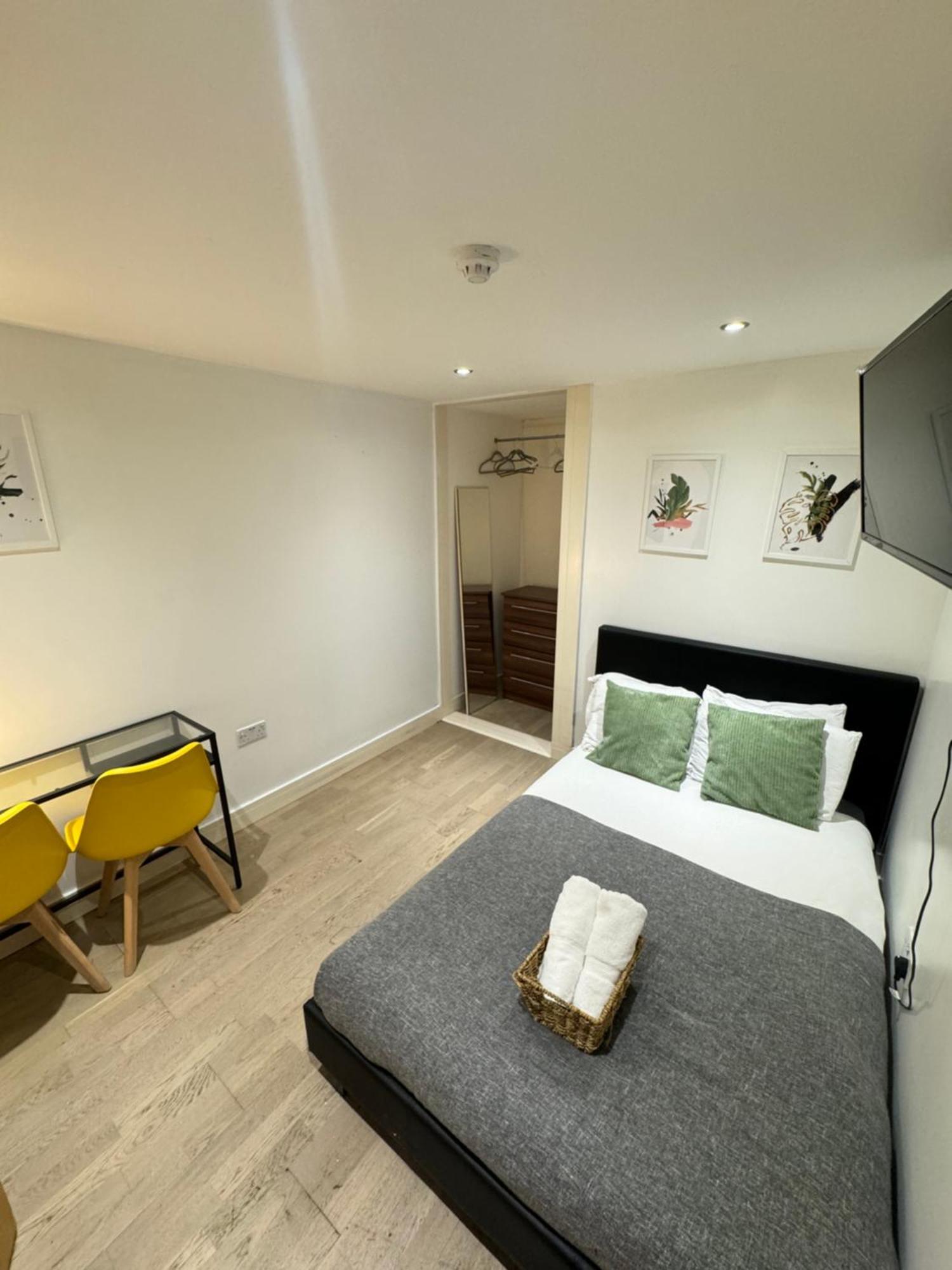 Cozy En-Suite Near Stratford Londra Dış mekan fotoğraf