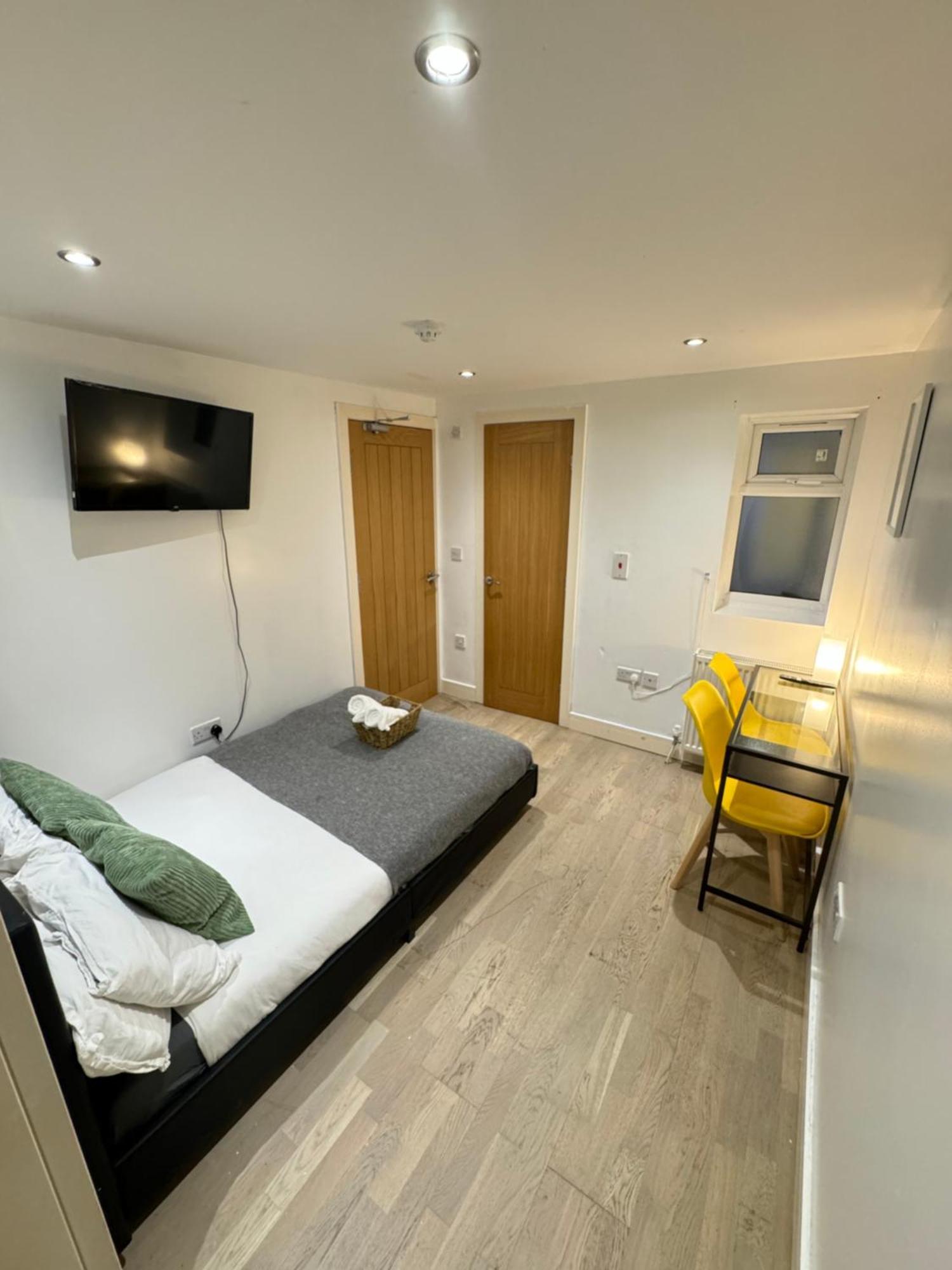 Cozy En-Suite Near Stratford Londra Dış mekan fotoğraf