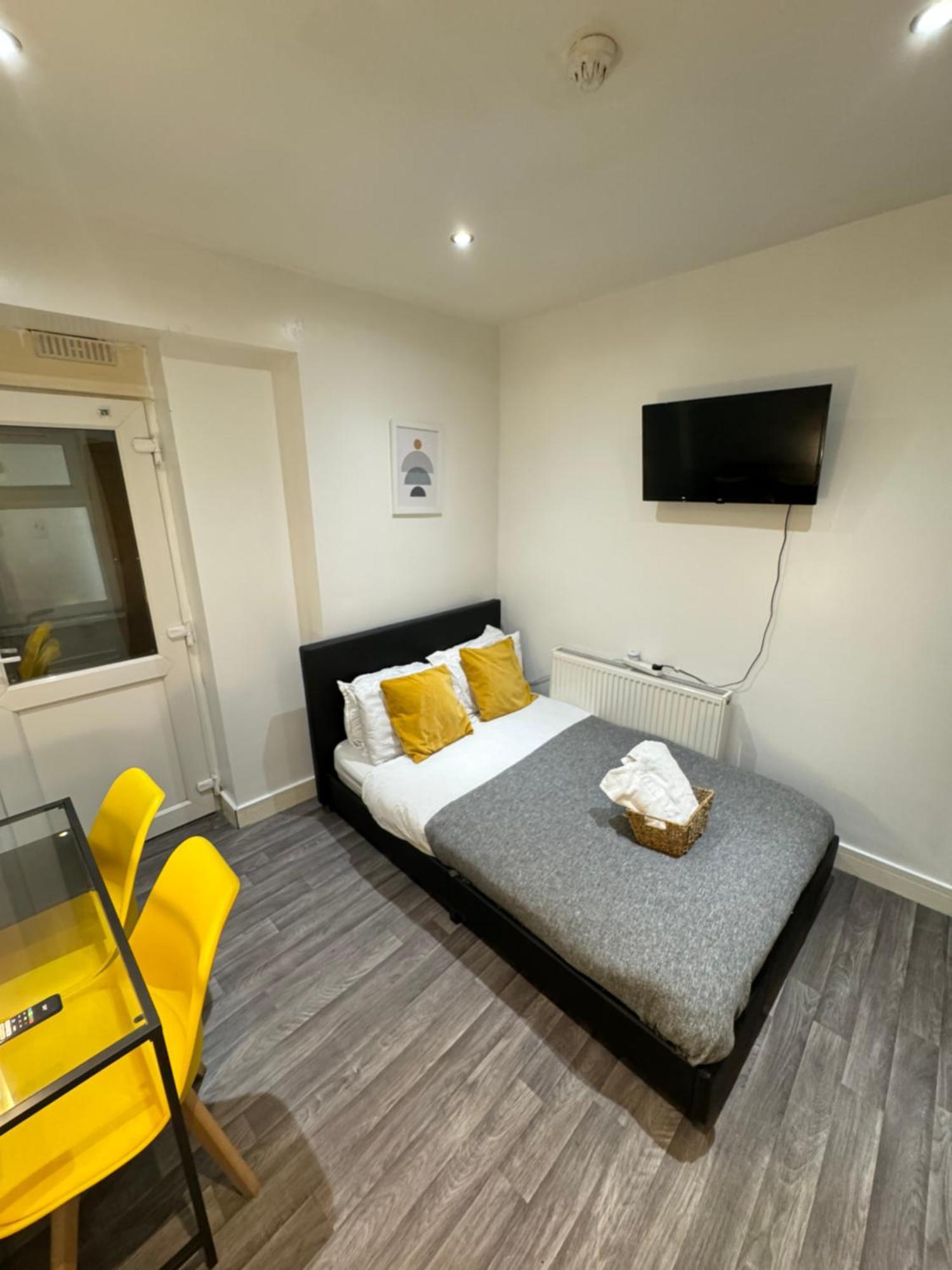 Cozy En-Suite Near Stratford Londra Dış mekan fotoğraf