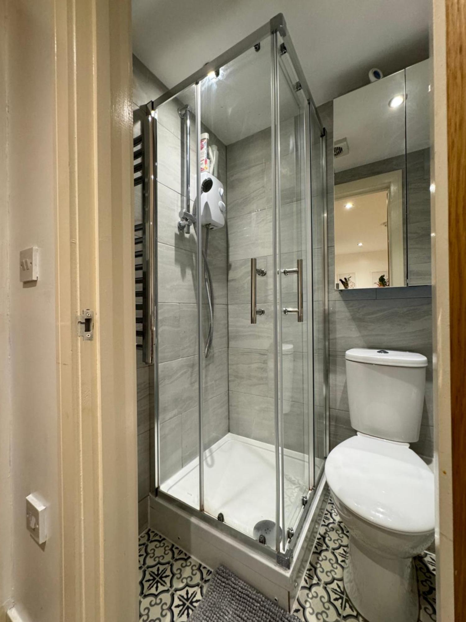 Cozy En-Suite Near Stratford Londra Dış mekan fotoğraf