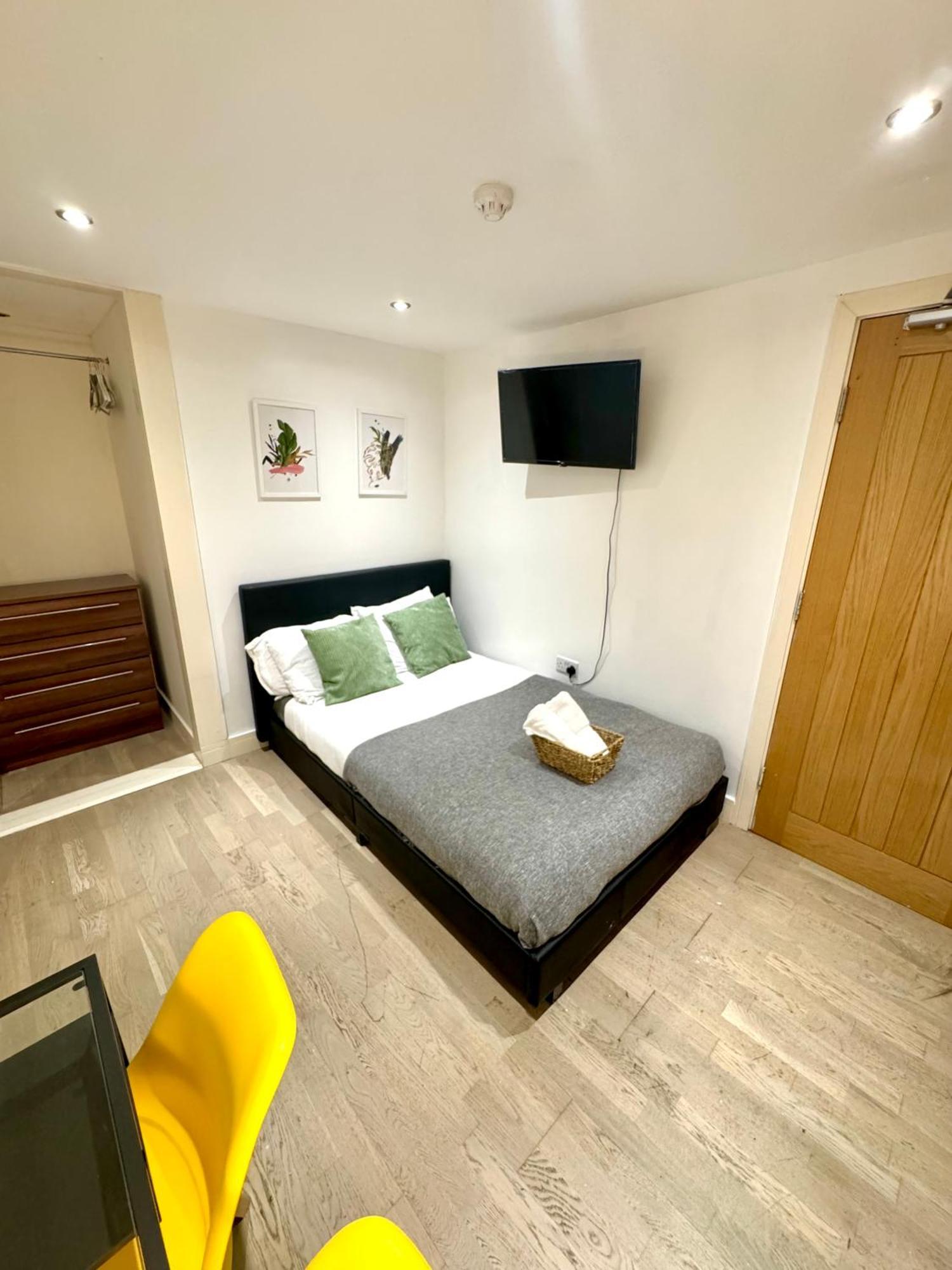 Cozy En-Suite Near Stratford Londra Dış mekan fotoğraf